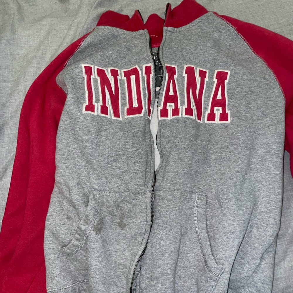 Vintage iu zip up